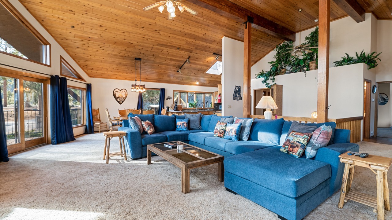 Photo of Livingroom in Fawnskin