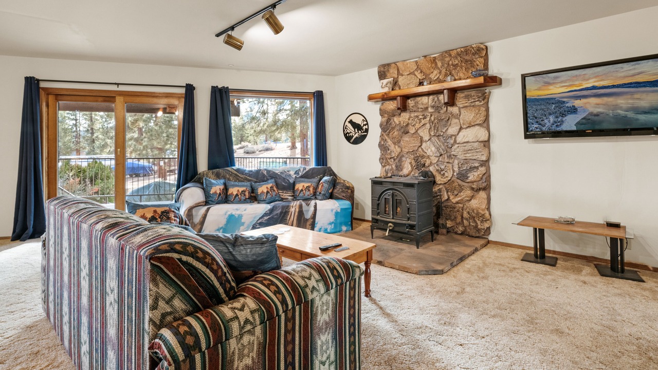 Photo of Bedroom in Fawnskin