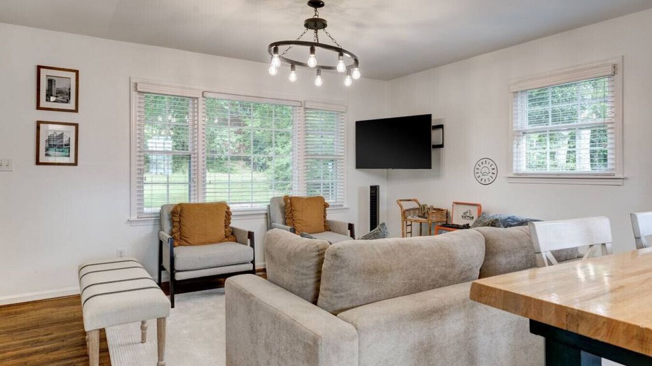 Photo of Livingroom in Crestline Heights