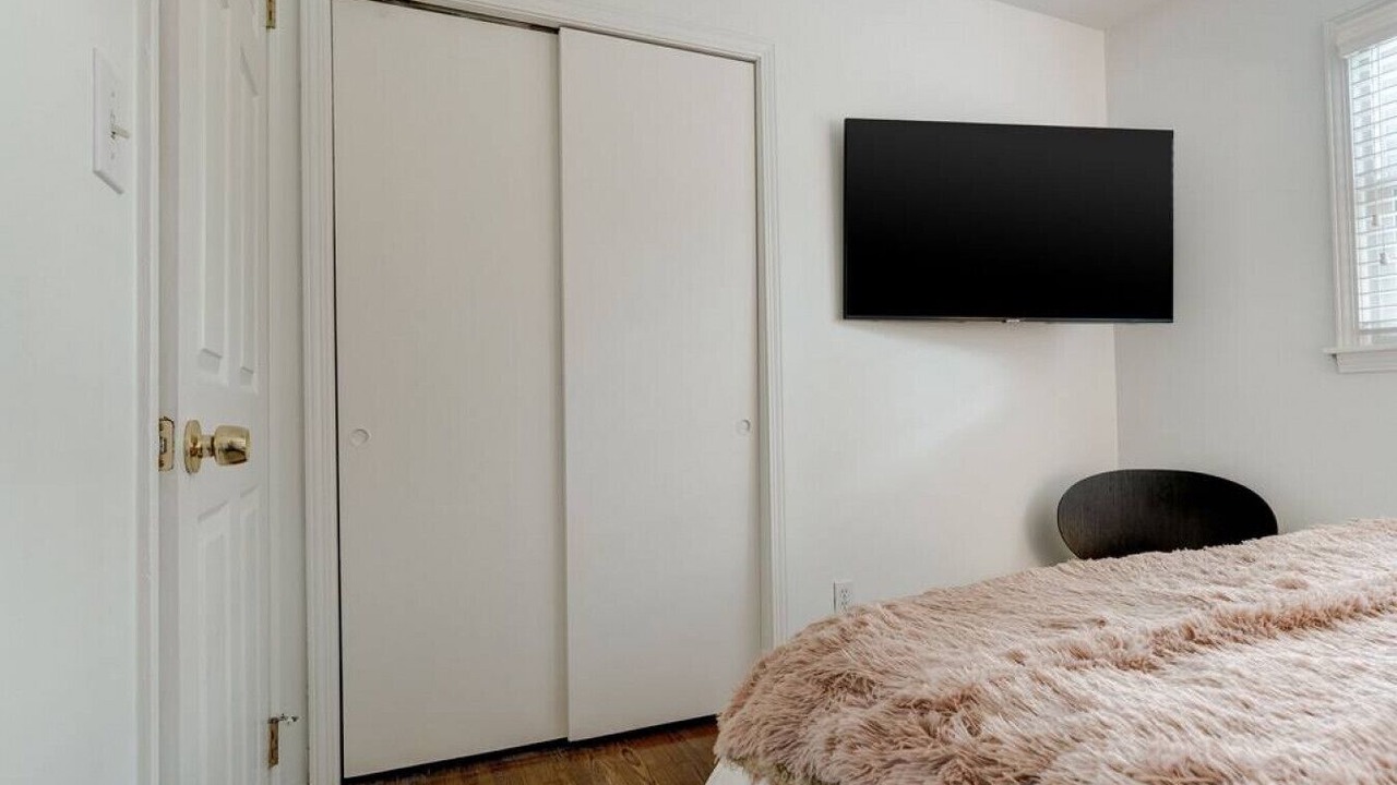 Photo of Bedroom in Crestline Heights