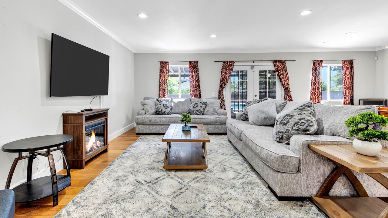 Photo of Livingroom in Downey