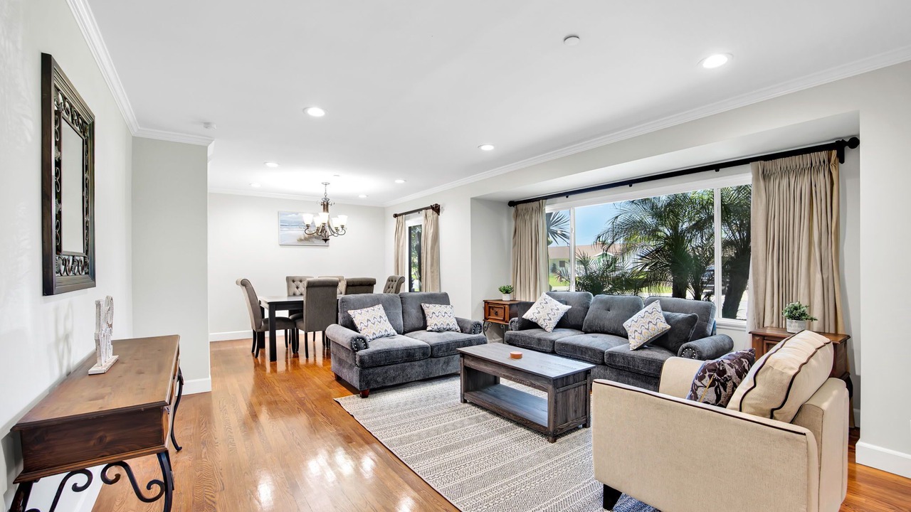 Photo of Livingroom in Downey