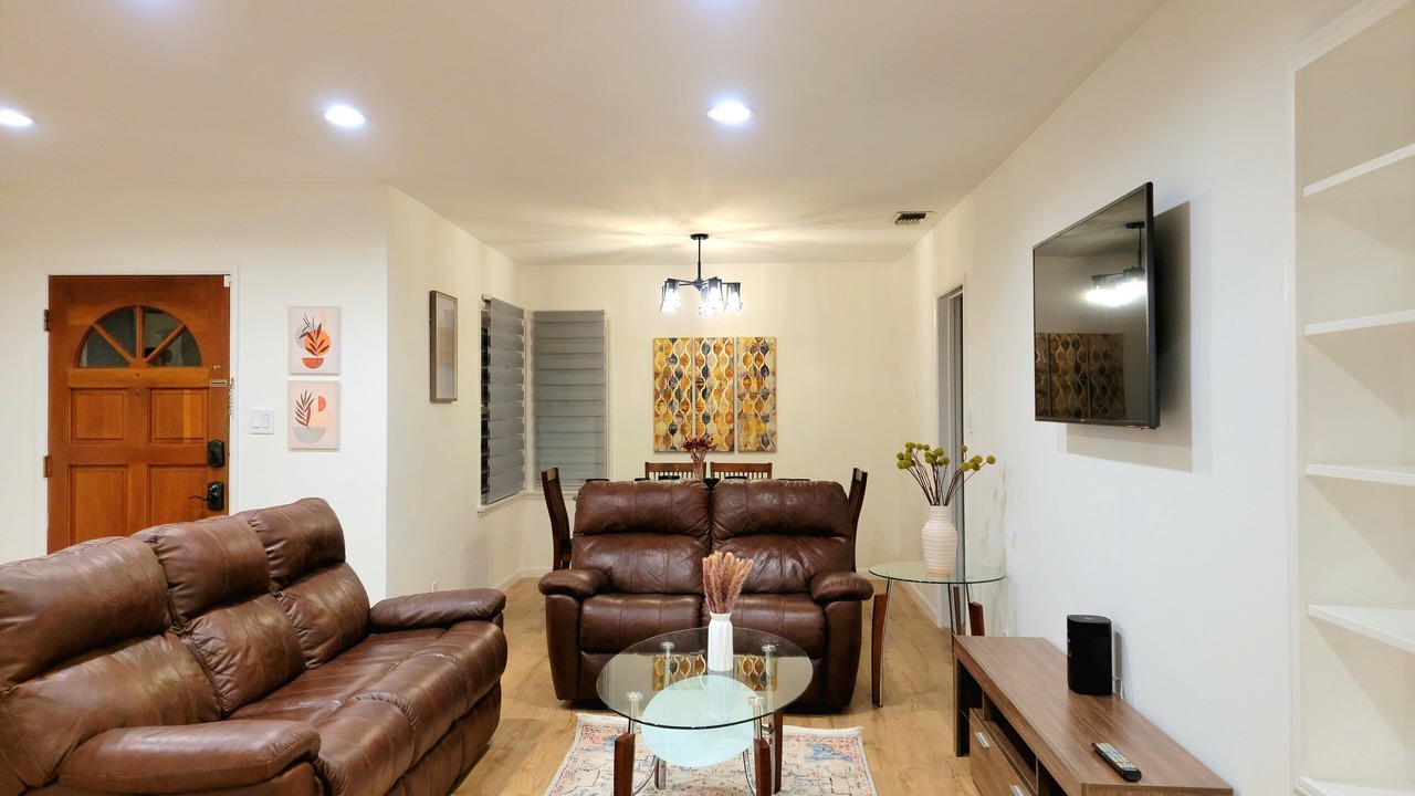 Photo of Livingroom in Reseda