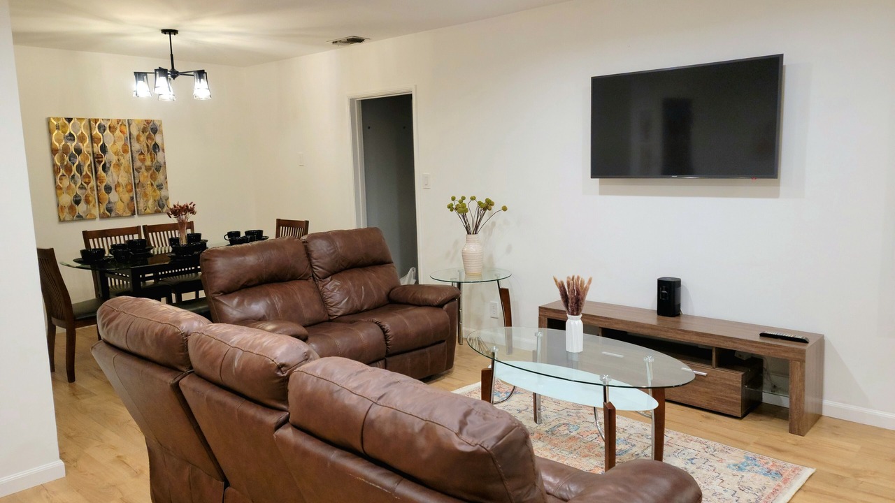 Photo of Livingroom in Reseda
