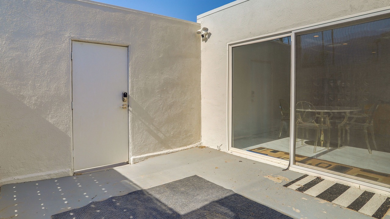 Photo of Patio Balcony in Araby Commons