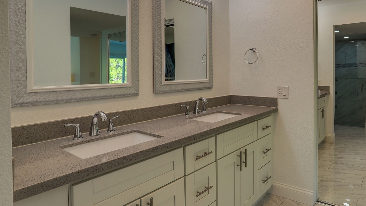 Photo of Bathroom in Araby Commons