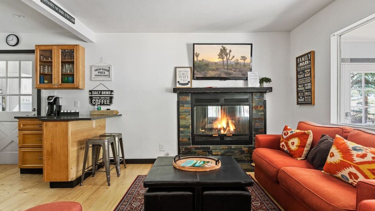 Photo of Livingroom in Moonridge