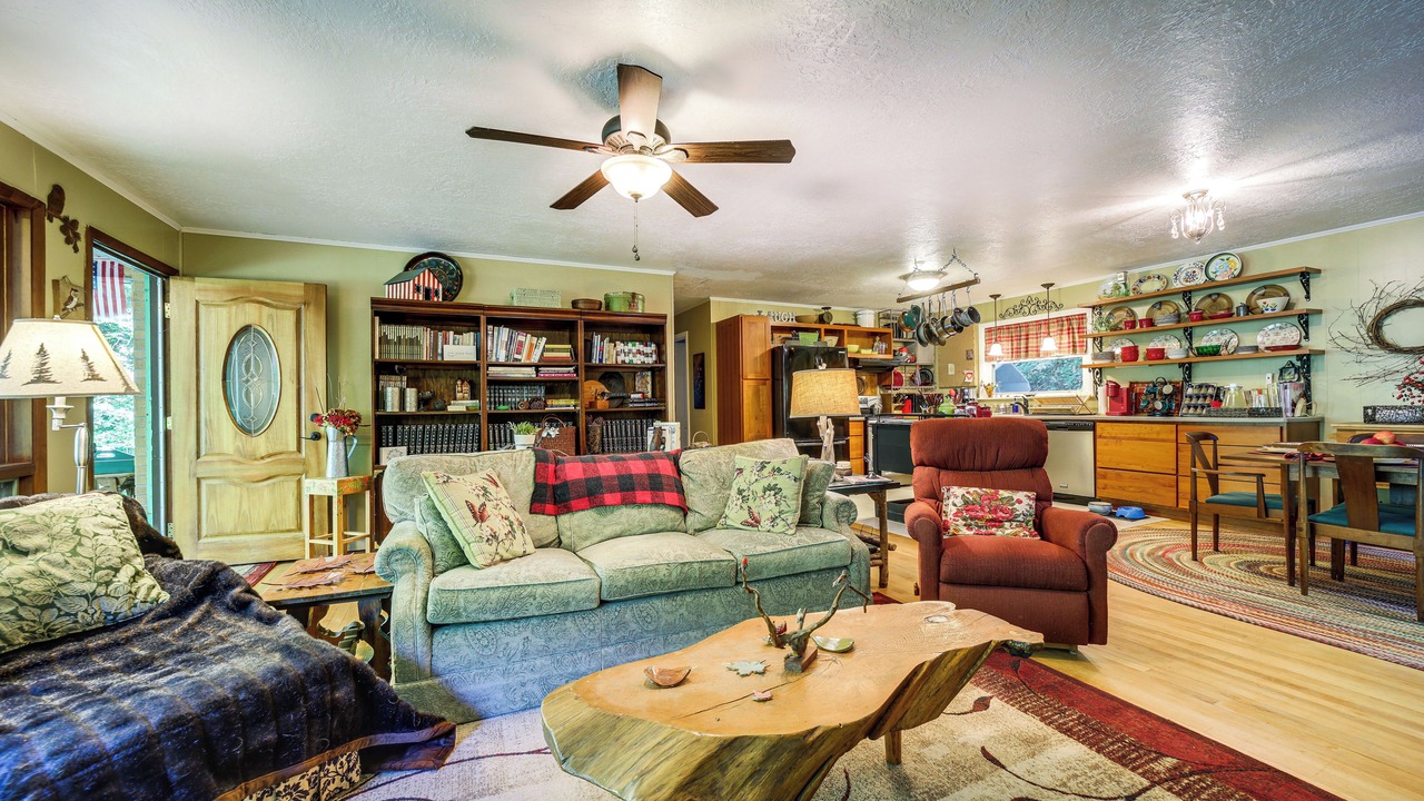 Photo of Livingroom in Sylva