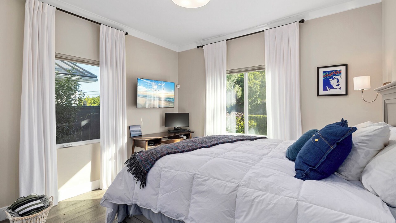 Photo of Bedroom in Mar Vista