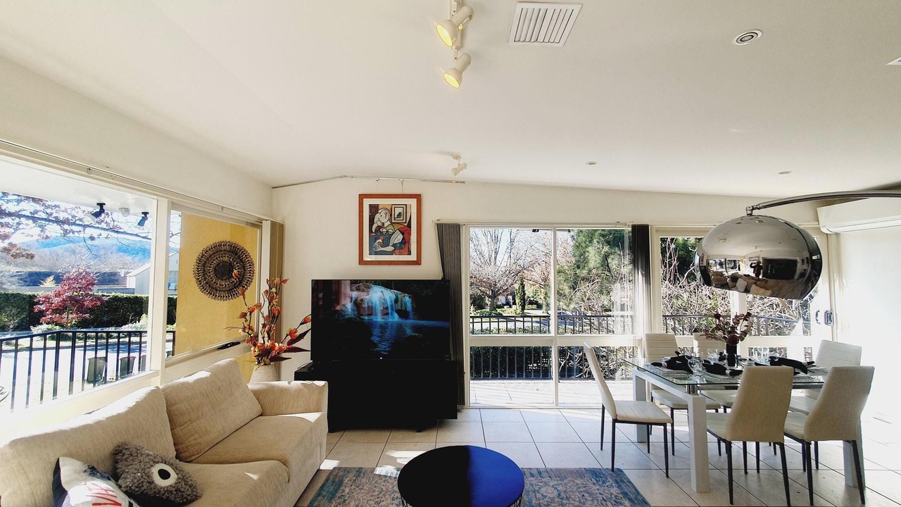 Photo of Livingroom in Yarralumla