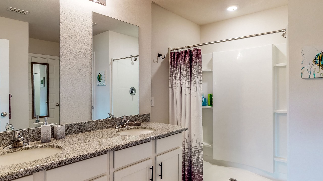 Photo of Bathroom in Northwest Pensacola