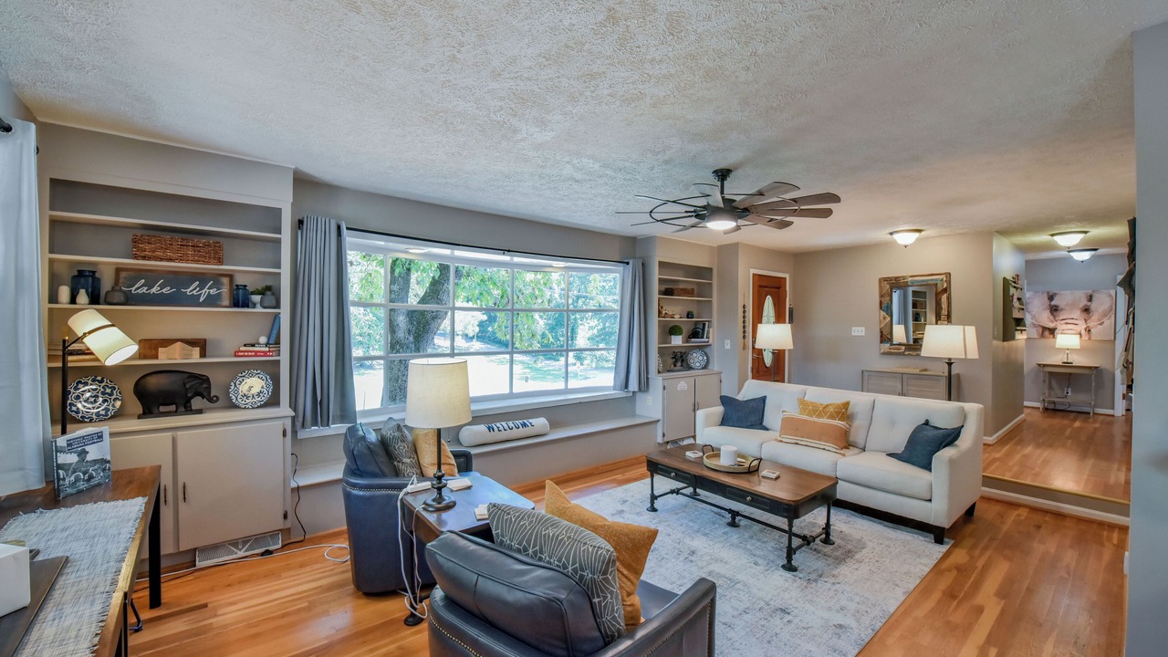 Photo of Livingroom in Northport