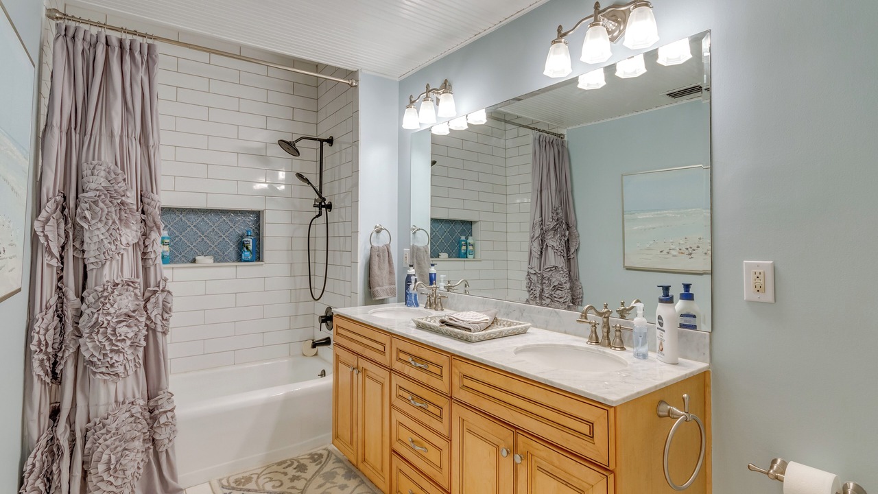 Photo of Bathroom in East Hill