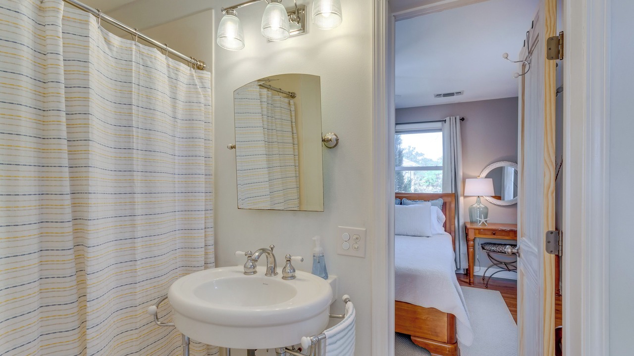 Photo of Bathroom in East Hill
