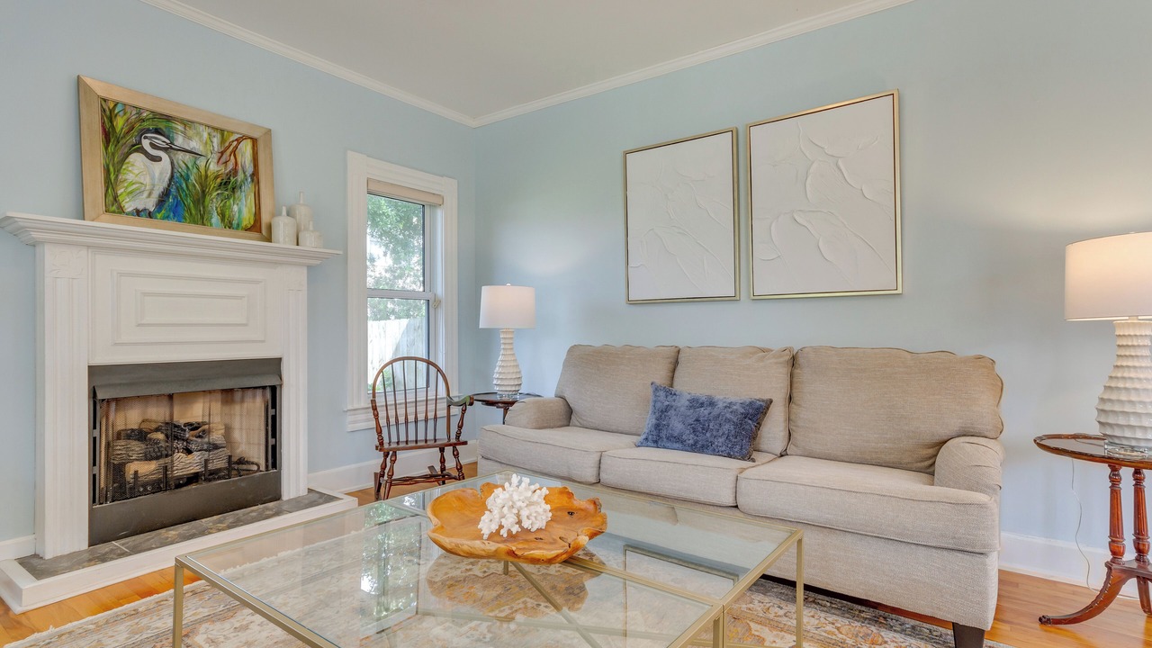 Photo of Livingroom in East Hill