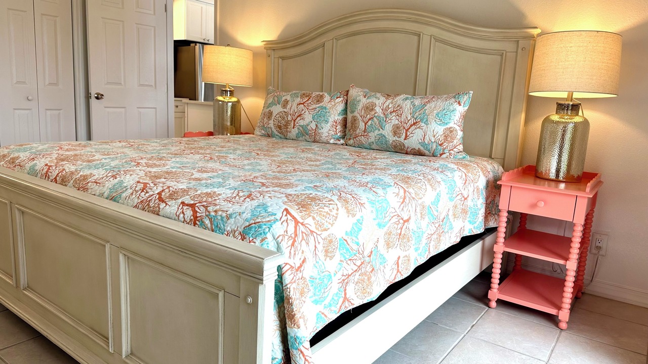 Photo of Bedroom in Bahama Palm Shores