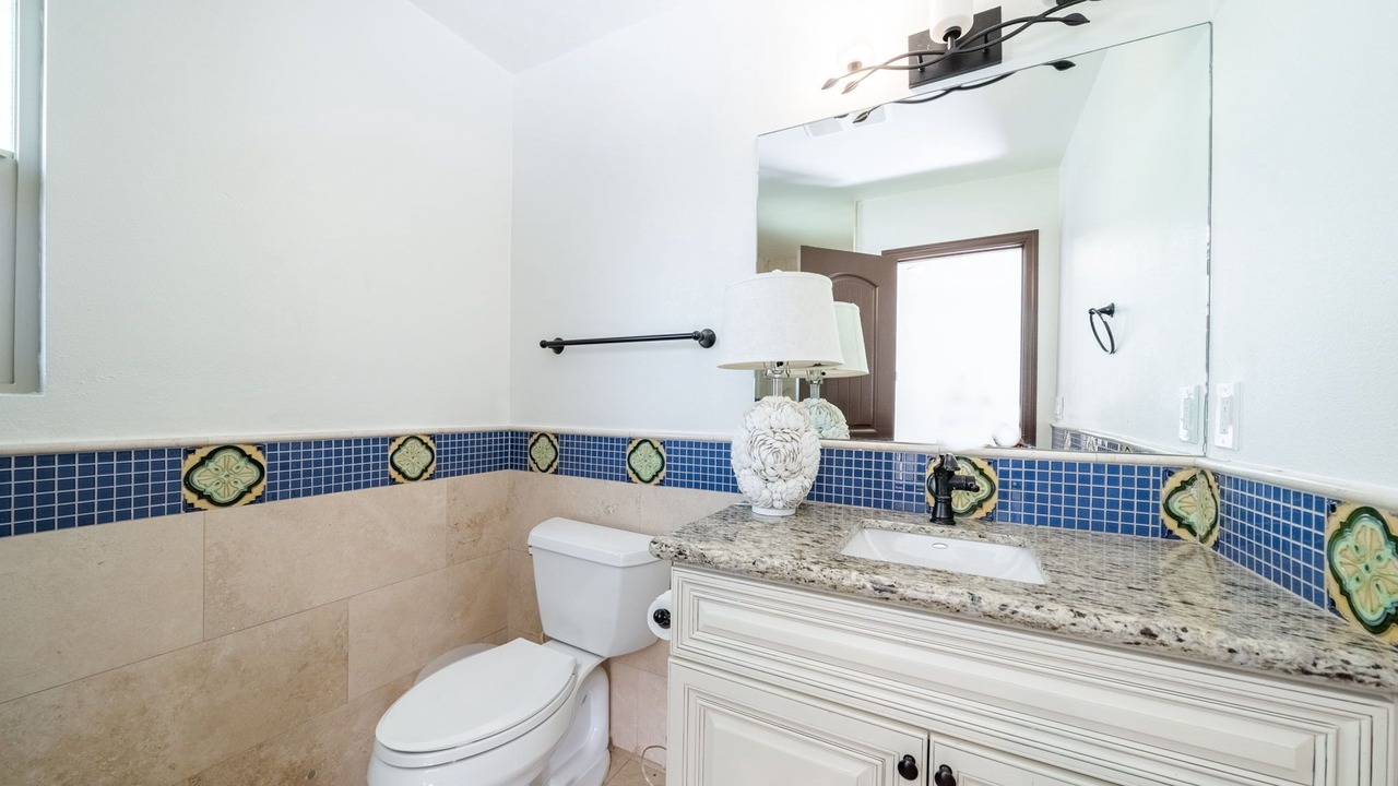 Photo of Bathroom in Toluca Lake