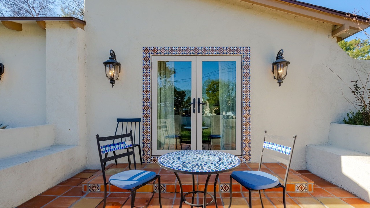 Photo of Outdoor in Toluca Lake