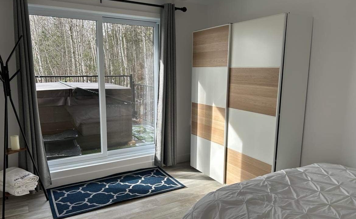 Photo of Bedroom in Adstock