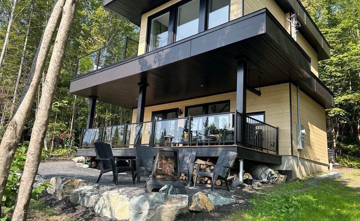 Photo of Outdoor in Adstock