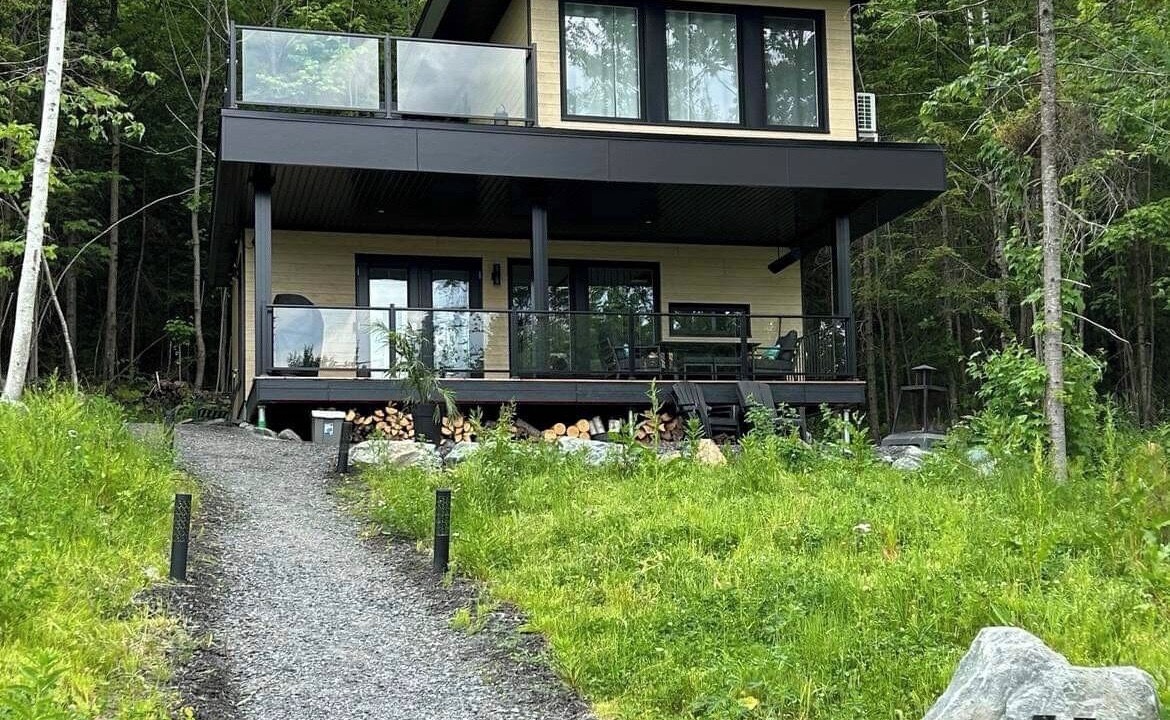 Photo of Outdoor in Adstock