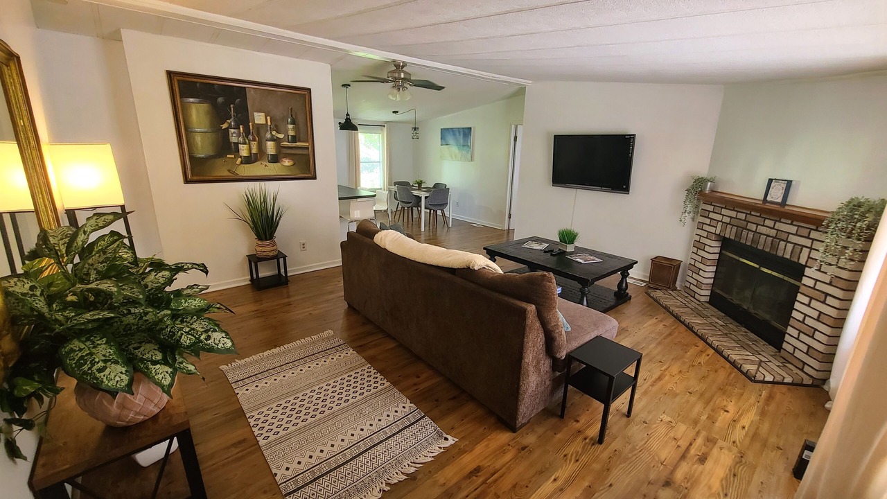 Photo of Livingroom in West Point