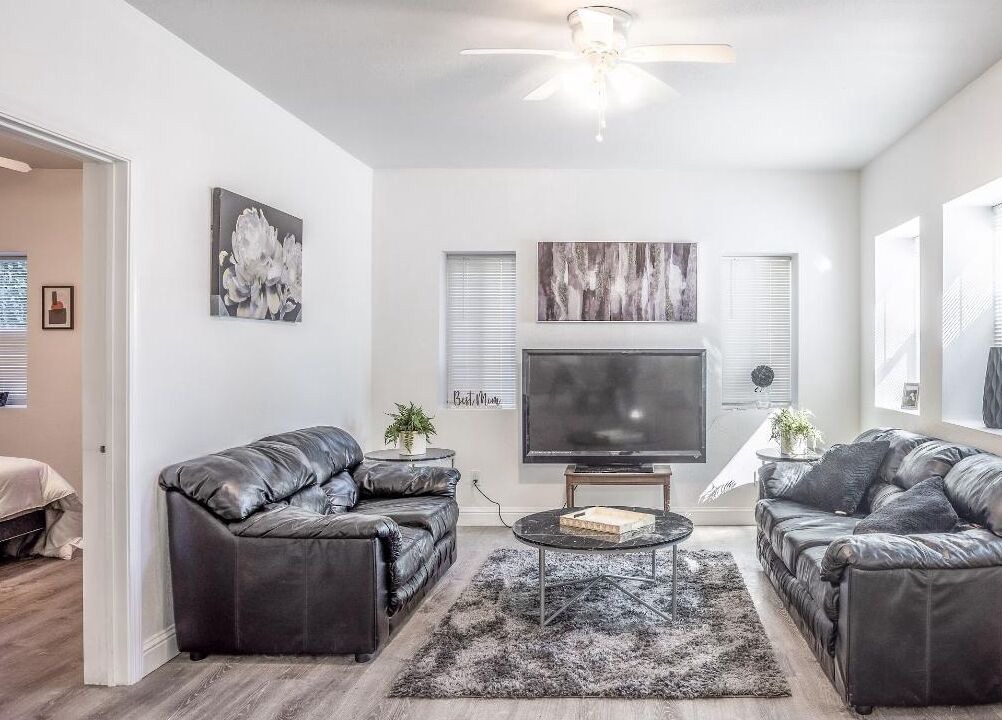 Photo of Livingroom in Southwest Berkeley