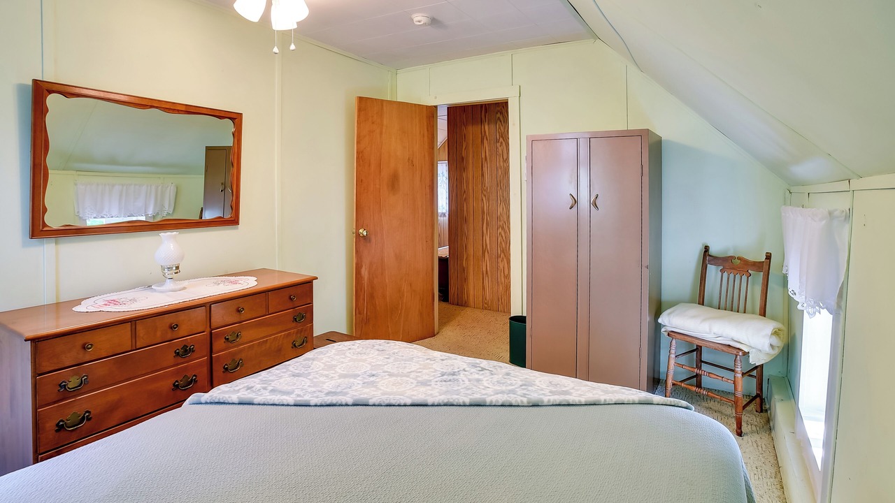 Photo of Bedroom in Scottsburg