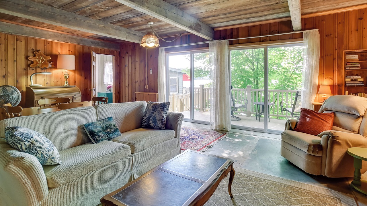 Photo of Livingroom in Scottsburg