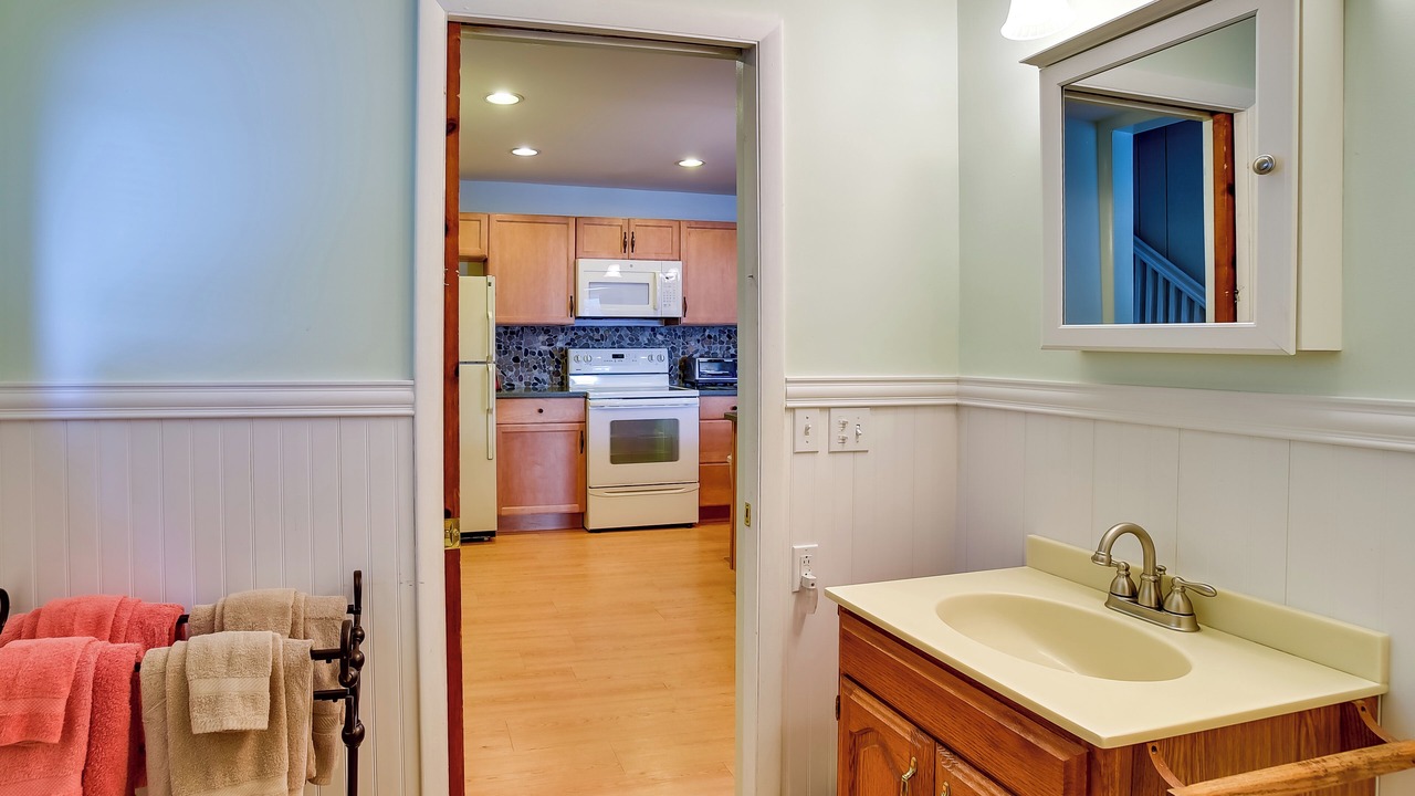 Photo of Bathroom in Scottsburg