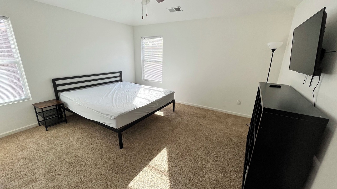 Photo of Bedroom in Northport