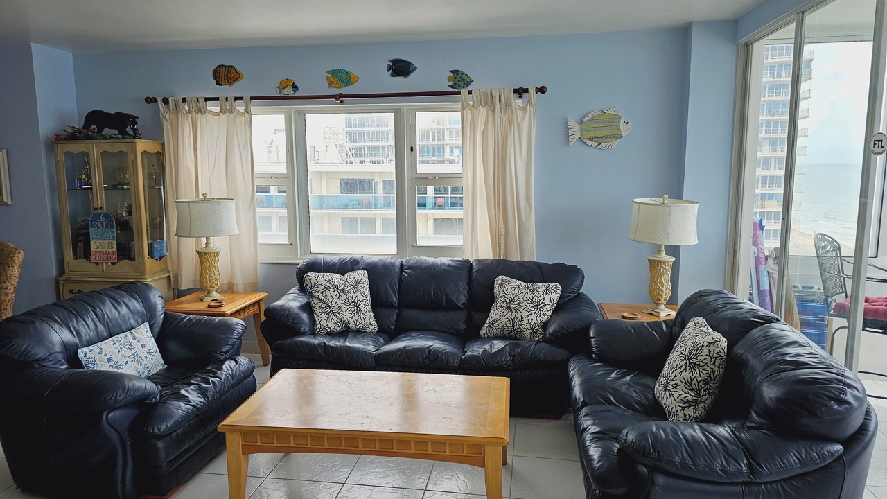 Photo of Livingroom in Galt Mile