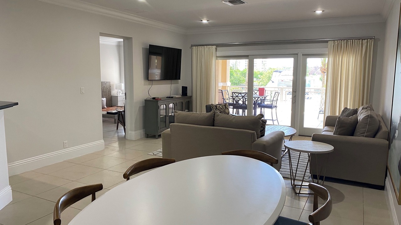 Photo of Bedroom in Bahamia West