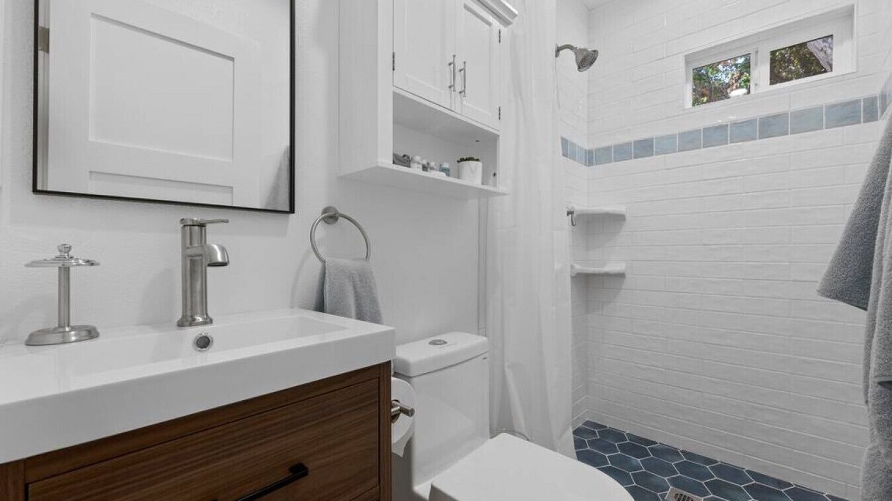 Photo of Bathroom in Thousand Oaks