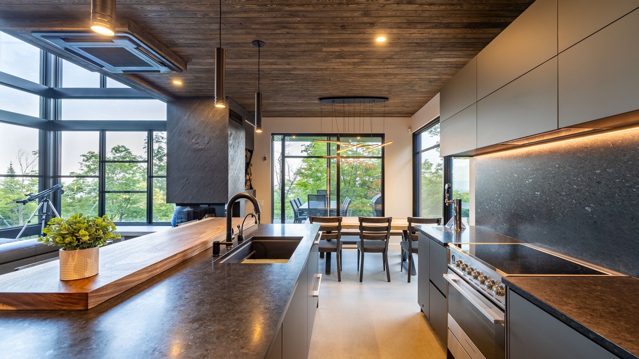 Photo of Kitchen in Petite-Riviere-Saint-Francois