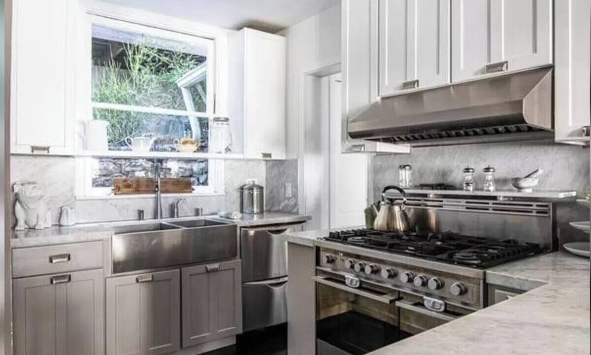Photo of Kitchen in Beachwood Canyon