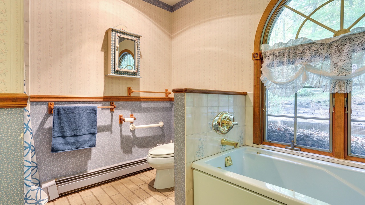 Photo of Bathroom in Sparrow Bush