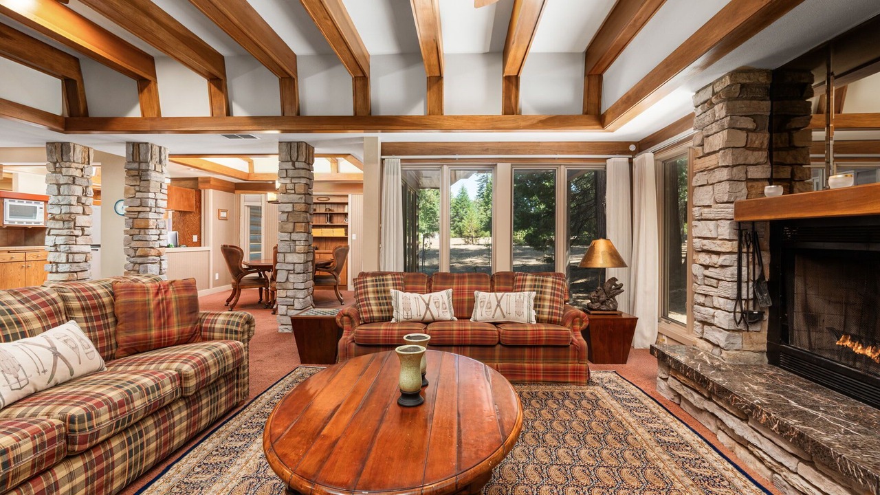 Photo of Livingroom in Granite Ridge