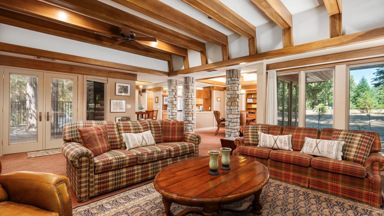 Photo of Livingroom in Granite Ridge