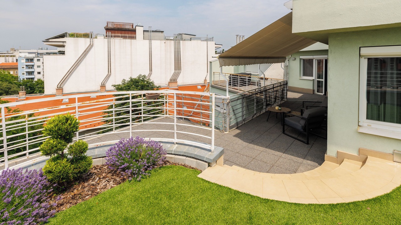 Photo of Patio Balcony in Ujlipotvaros