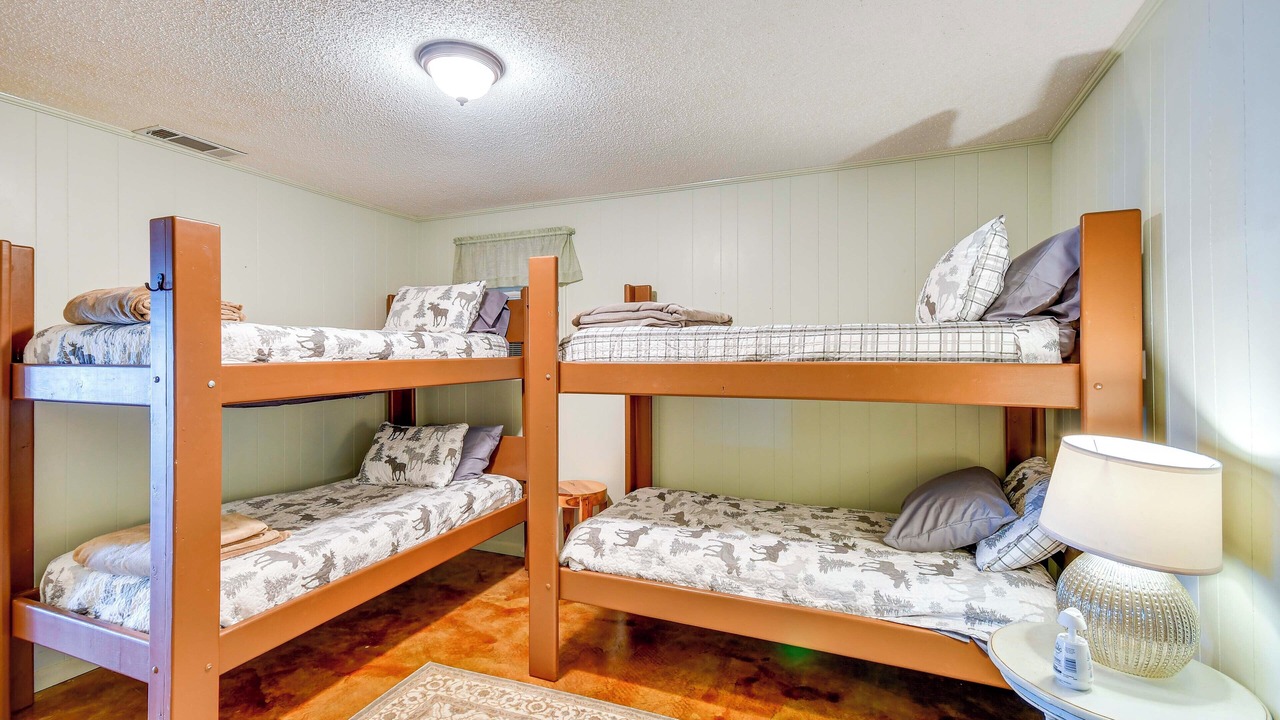 Photo of Bedroom in Alexander City