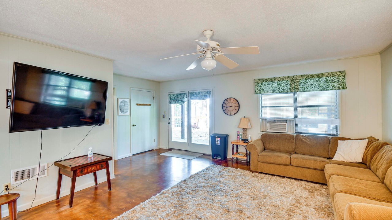 Photo of Livingroom in Alexander City