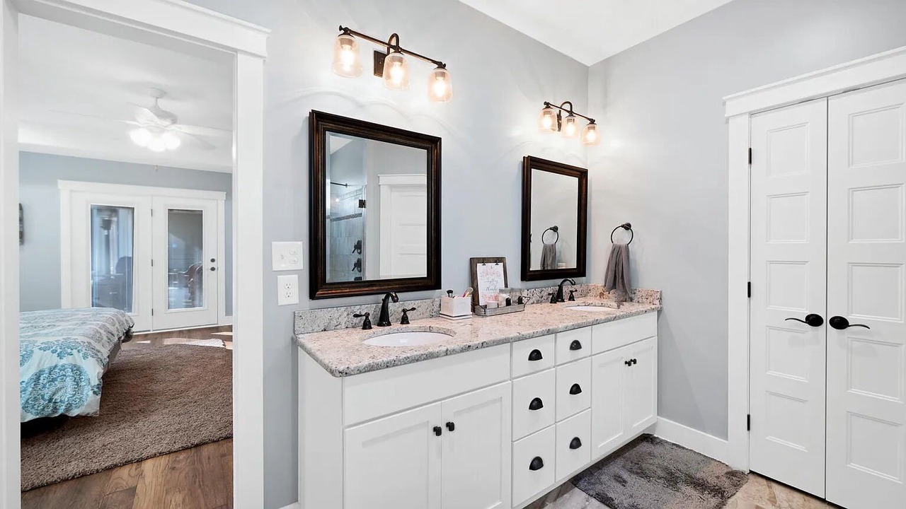 Photo of Bathroom in Whispering Pines