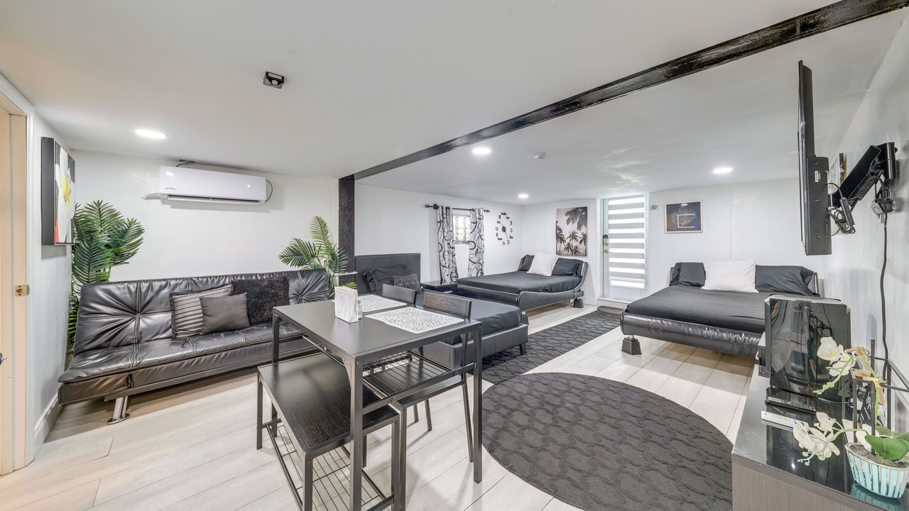 Photo of Livingroom in West Park