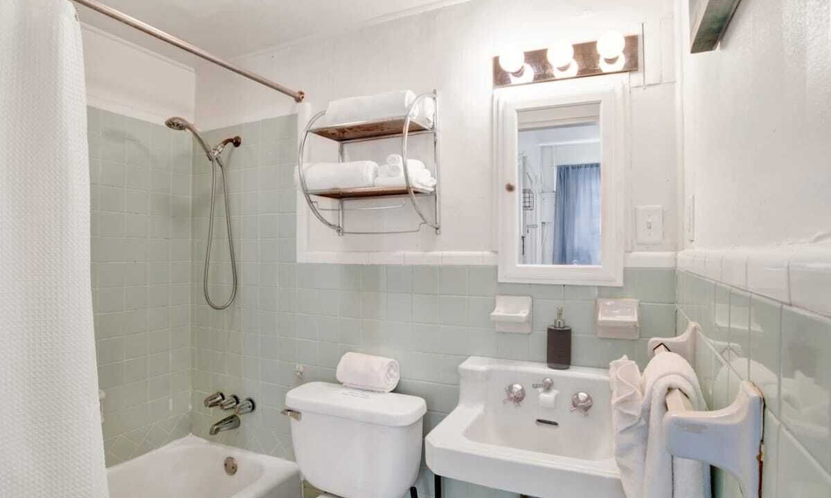Photo of Bathroom in Hannon Park