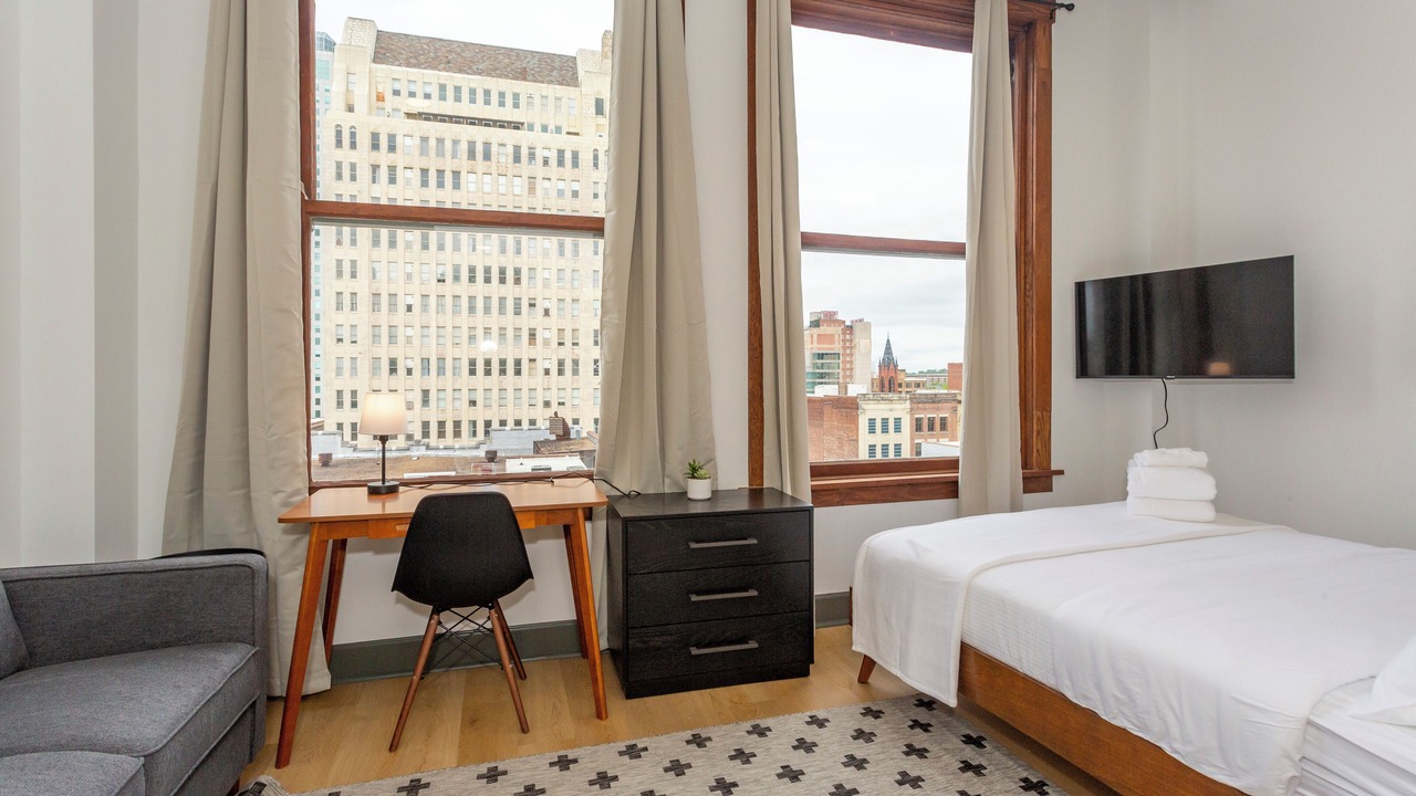 Photo of Bedroom in Central City