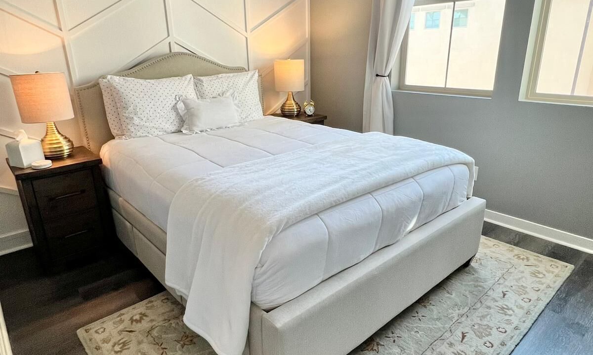 Photo of Bedroom in Lake Forest