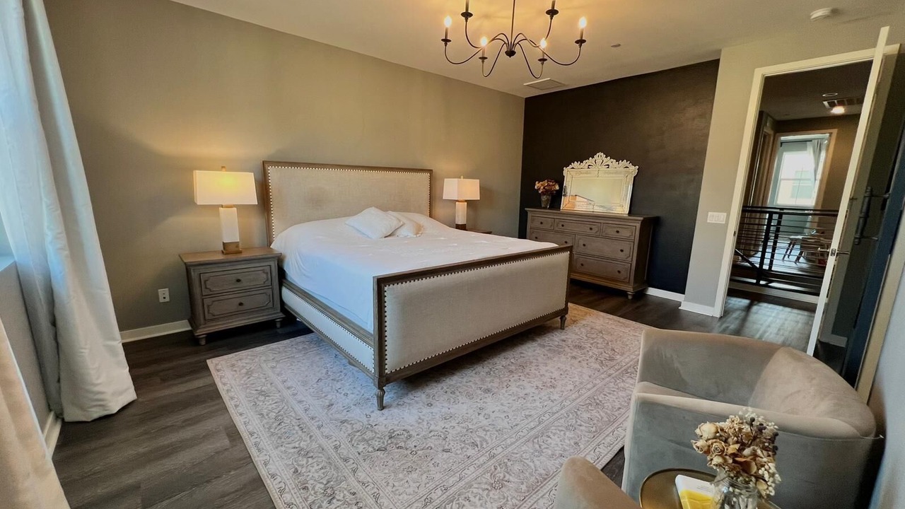 Photo of Bedroom in Lake Forest