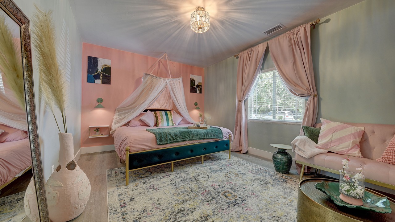 Photo of Bedroom in Anaheim Colony Historic District