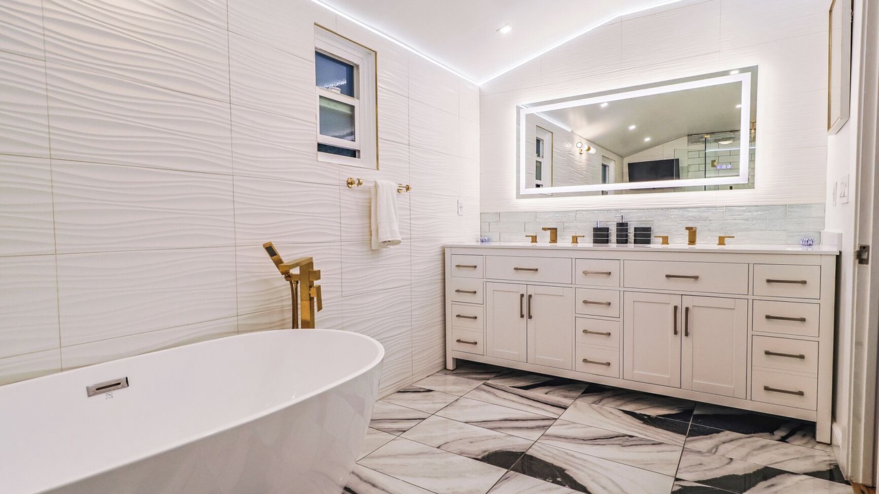 Photo of Bathroom in Pacific Palisades